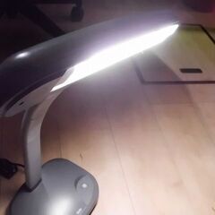 オーム電機　インバータ式デスクライト　23Wの画像