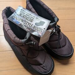 【新品＆半額以下＆オマケ付き】Coleman冬用サンダル23cmの画像