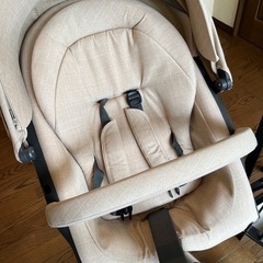 ほぼ新品　ストッケエクスプローリー　ベージュ　定価17万の画像