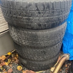 スタッドレスタイヤの画像