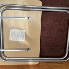 折りたたみテーブルの画像