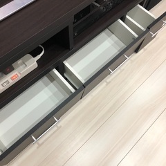 テレビボードの画像