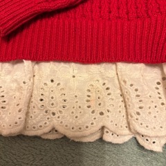 赤ニット　インナー必須　130の画像