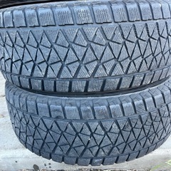 スタッドレスタイヤ265/65R17の画像