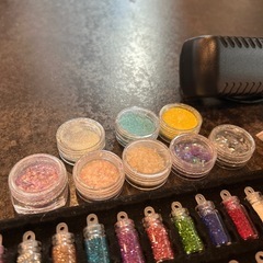 ジェルネイルランプ、グリッターの画像