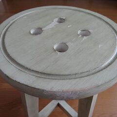 木製ボタンスツール 座面高45cmの画像