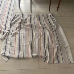 カーテンの画像