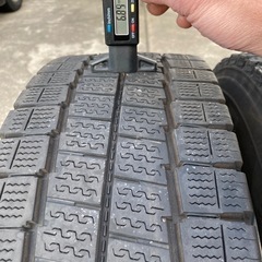 キャンター205/75R16 4本 スタッドレス バリ山 WINTER MAXX LV01 2Tトラック ダンプ デュトロ エルフの画像