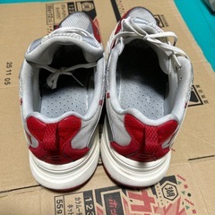 adidasスニーカーの画像