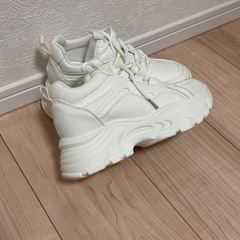 【新品未使用】厚底スニーカー 22.5-23cmの画像