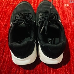 NIKE スニーカー 24.5cm ブラックの画像