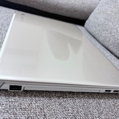 TOSHIBA dynabook T45/GG ノートパソコン　RAM 8GB/HDD 1TB バッテリ駆動 (残１時間表示) 動作確認の画像