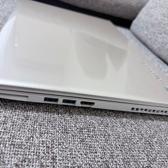 TOSHIBA dynabook T45/GG ノートパソコン　RAM 8GB/HDD 1TB バッテリ駆動 (残１時間表示) 動作確認の画像