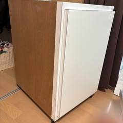 コロ付き棚　引き戸の画像