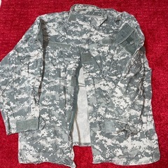 迷彩服　デジカモグレー上下＋α付きの画像