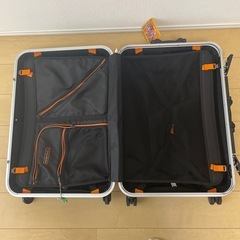 キャリーケース、スーツケース、旅行カバンの画像