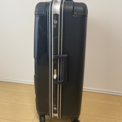 キャリーケース、スーツケース、旅行カバンの画像