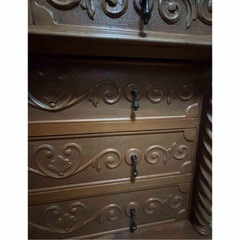 海外アンティーク家具☆彫刻装飾付き木製タンス 引き出し☆の画像