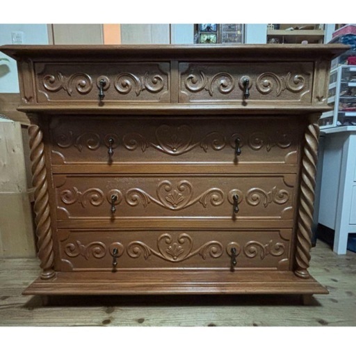 海外アンティーク家具☆彫刻装飾付き木製タンス 引き出し☆ 海外アンティーク家具☆彫刻装飾付き木製タンス 引き出し☆ ストア