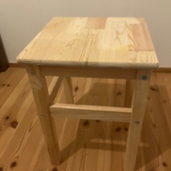 IKEA サイドテーブルの画像