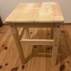 IKEA サイドテーブルの画像