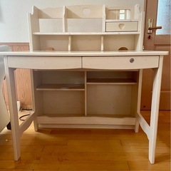 お引き取り中　
カントリー調　学習机の画像