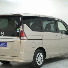 日産　セレナ 　Ｘ　入庫しました！！の画像