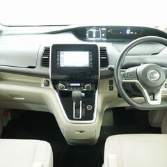 日産　セレナ 　Ｘ　入庫しました！！の画像