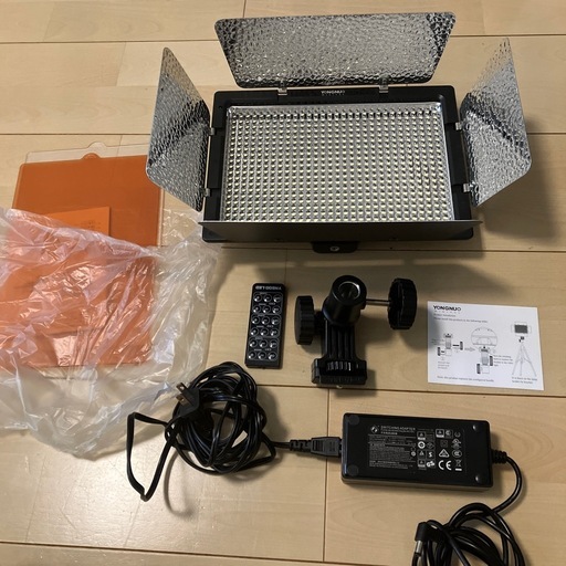 Yongnuo YN-600 LEDビデオライト カメラ&ビデオカメラ用 単体17000円セットなら三脚つき