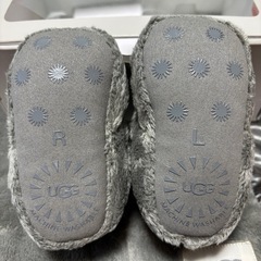 【新品未使用】アグ　ベビーシューズ　11㎝　　の画像