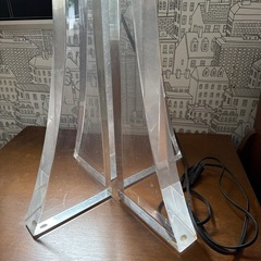 エッフェルタワー風アクリルフロアスタンドの画像