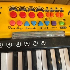 キッズキーボード　椅子付きの画像