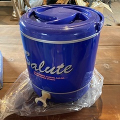 ウォータージャグ　大きな水筒の画像