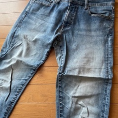 ユニクロ スキニージーンズ(32)の画像