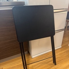 折り畳みテーブルの画像