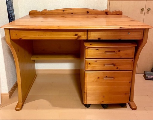 【まるもり】ITOKI学習机　国産楢材　引き取り希望(埼玉県) まるもり】ITOKI学習机 国産楢材 引き取り希望(埼玉県) まるもり