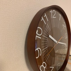 大きな掛け時計　ブラウンの画像