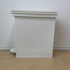 ゴミ箱
の画像