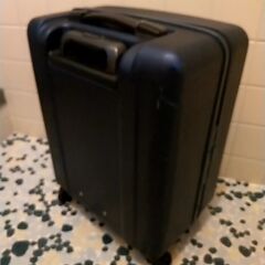 ■スーツケース　キャリーケース■鍵２個付き■チャック、タイヤ正常動作■【０円】【非対面】【無評価】限定■の画像