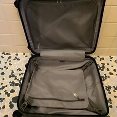 ■スーツケース　キャリーケース■鍵２個付き■チャック、タイヤ正常動作■【０円】【非対面】【無評価】限定■の画像