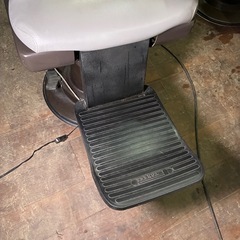 格安！動作確認済み！早い者勝ち！配送可！パイオニア理容椅子　レトロの画像