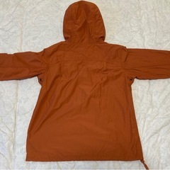 フード付きジャンバーの画像