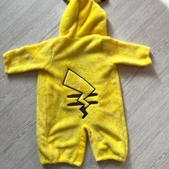 【美品】フリース防寒コンビドレス【ピカチュウ】の画像