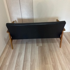 カリモク60 Kチェア 2シーター ソファ ブラックの画像