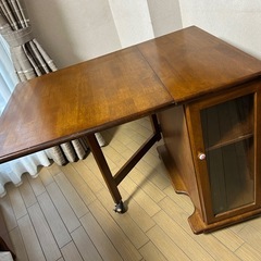 折り畳みワゴンテーブルの画像