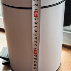 ゴミ箱　　２点
の画像