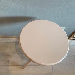 スモールテーブルの画像