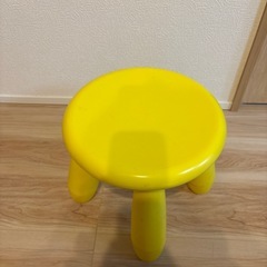 イケア   子ども用イスの画像