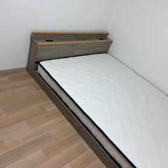 
セミダブルベットの画像