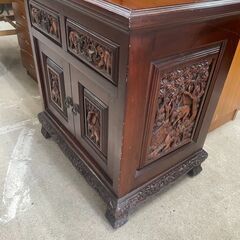 リサイクルショップどりーむ天保山店　No2456 アンティーク調キャビネット　シェルフ　オシャレなデザイン🎵の画像